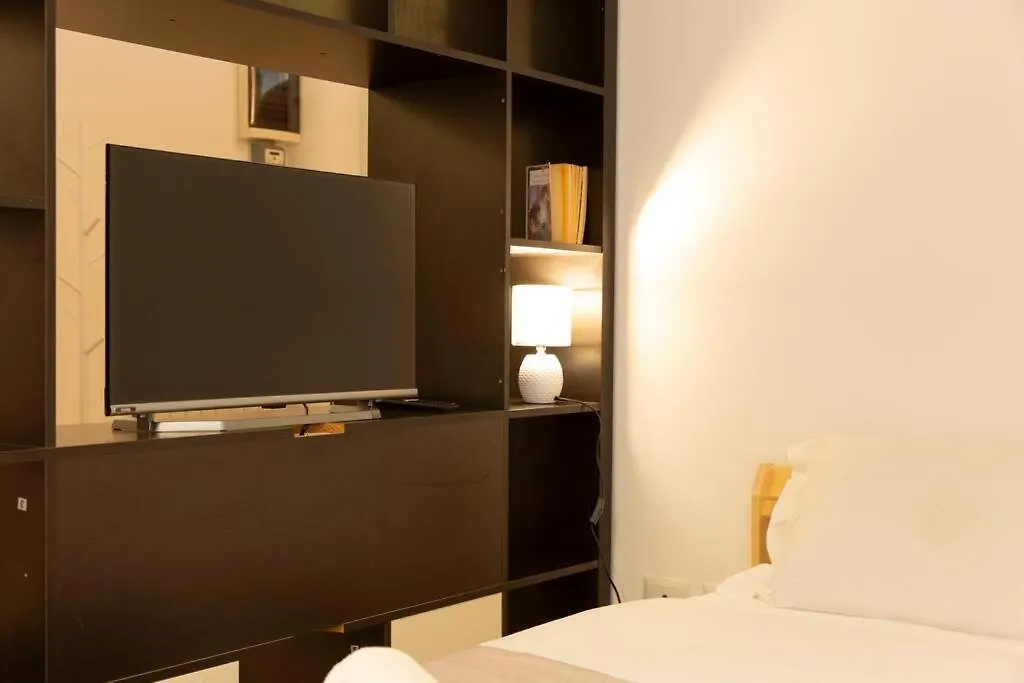 Studio With Terrace 15 Min To Vatican & Trastevere Rome Apartment